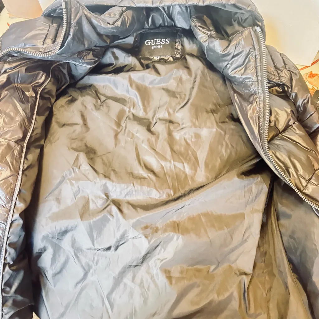 Women’s guess black hooded puffer jacket - Image 10