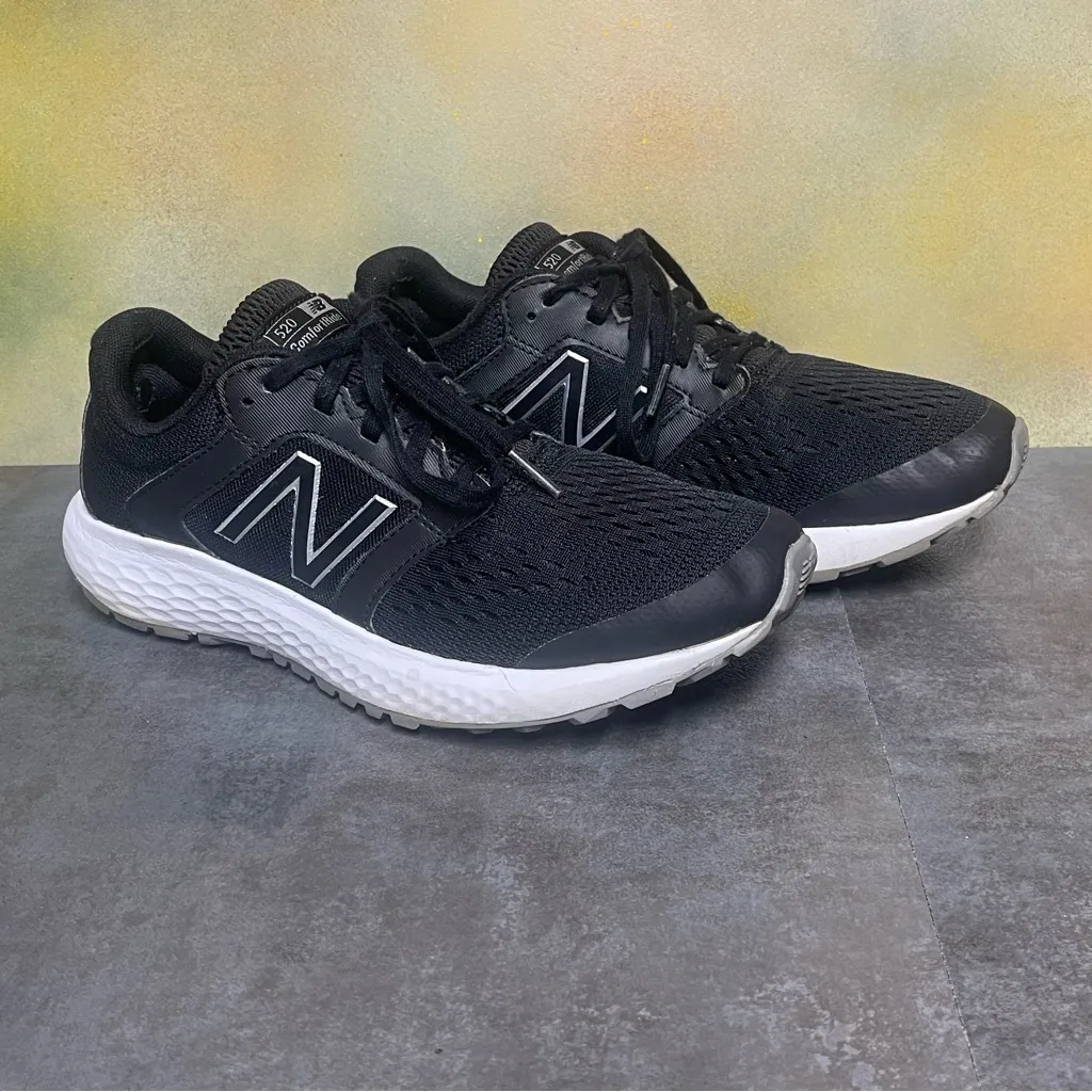 New Balance 520 Comfort Ride Women's Wide Sneakers Black/White Size 8.5D - Image 2