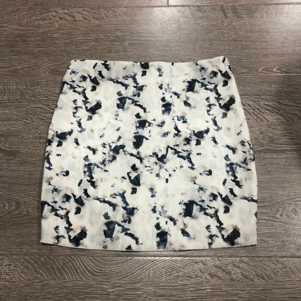 Zara Floral Mini Skirt - Image 4