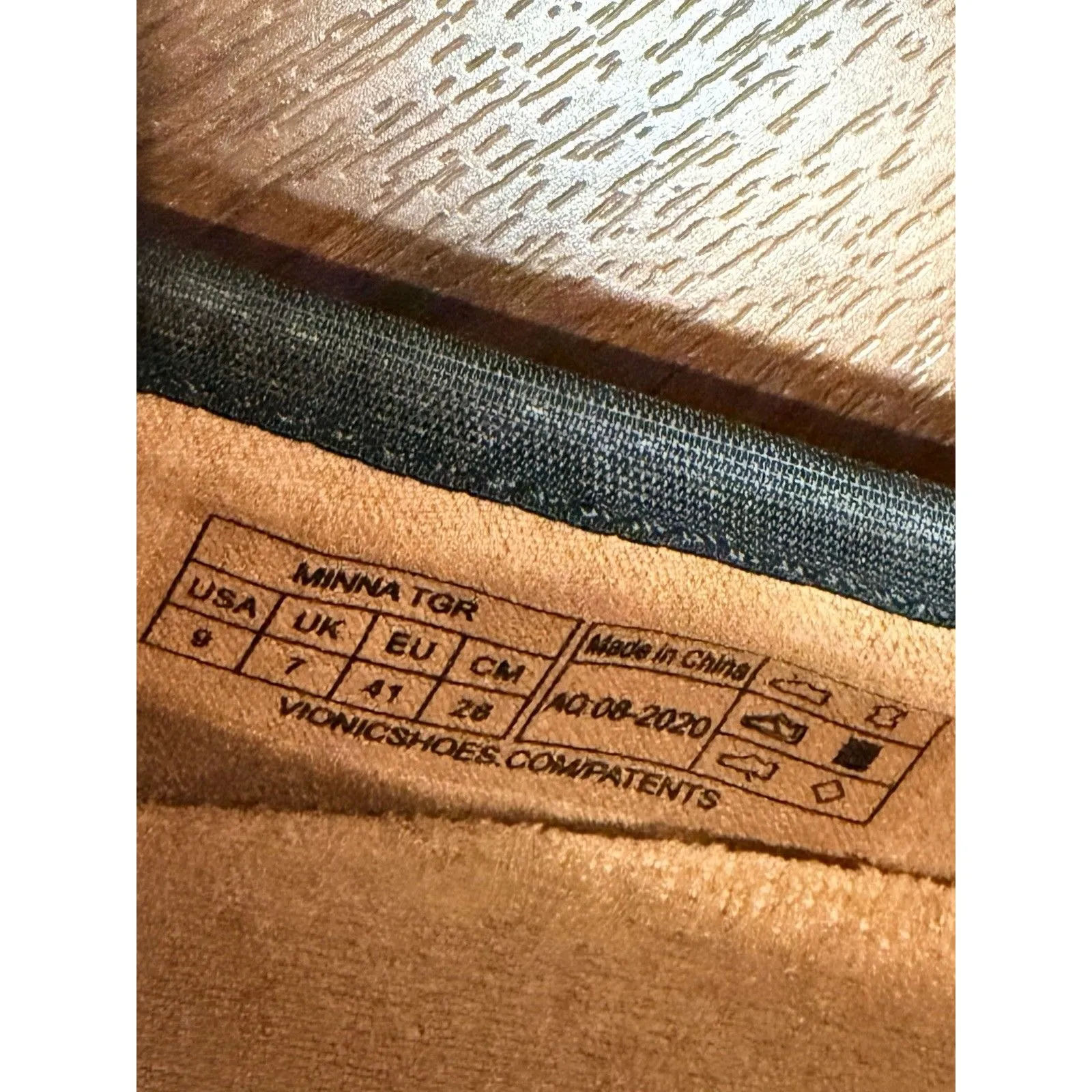 Vionic "Minna" Tiger Print Ballet Flats Size 9 EUC!! - Image 6