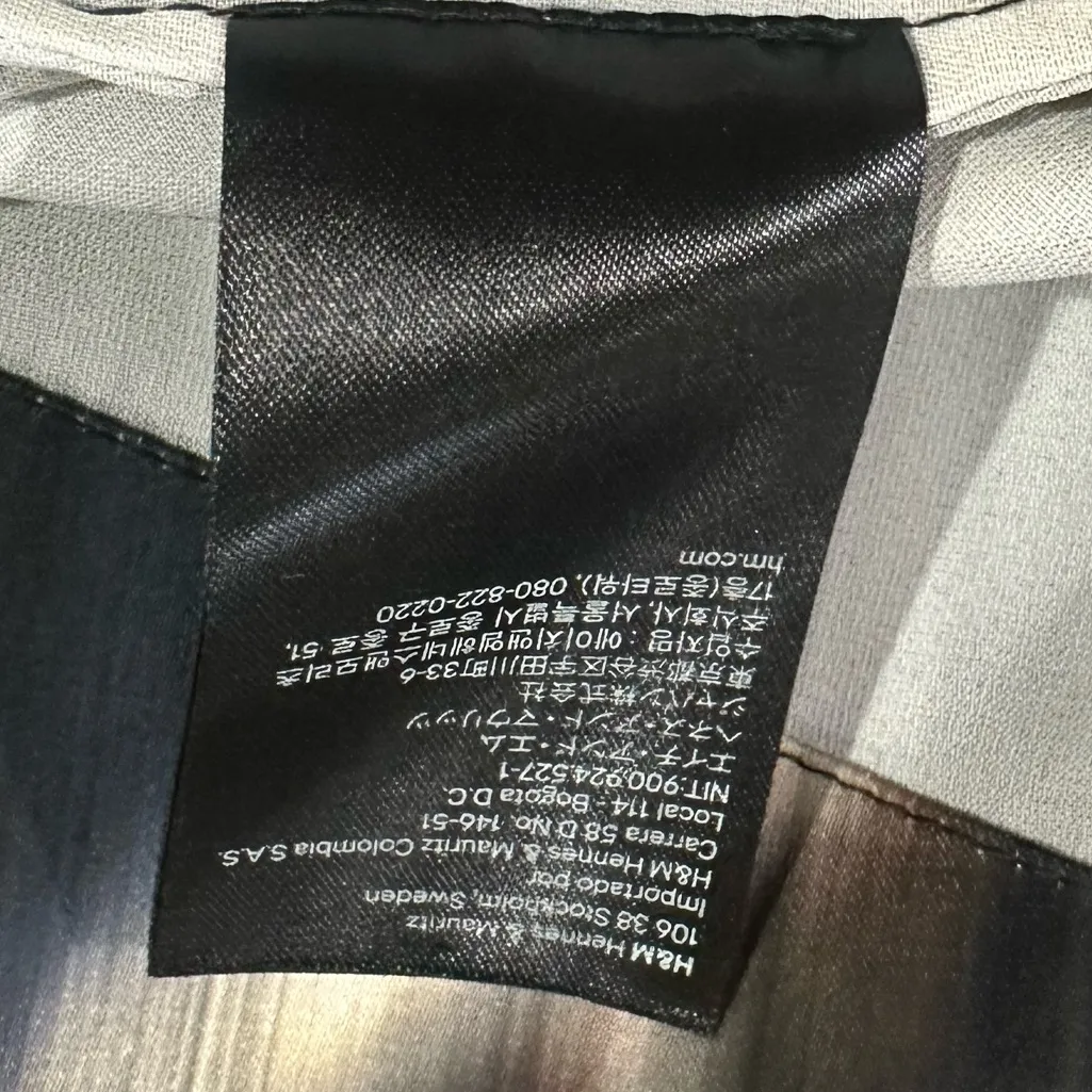 H&M Silky Black and Brown Women's Boxy Balloon Sleeve Back Neck Tie Top Sz M - Image 5