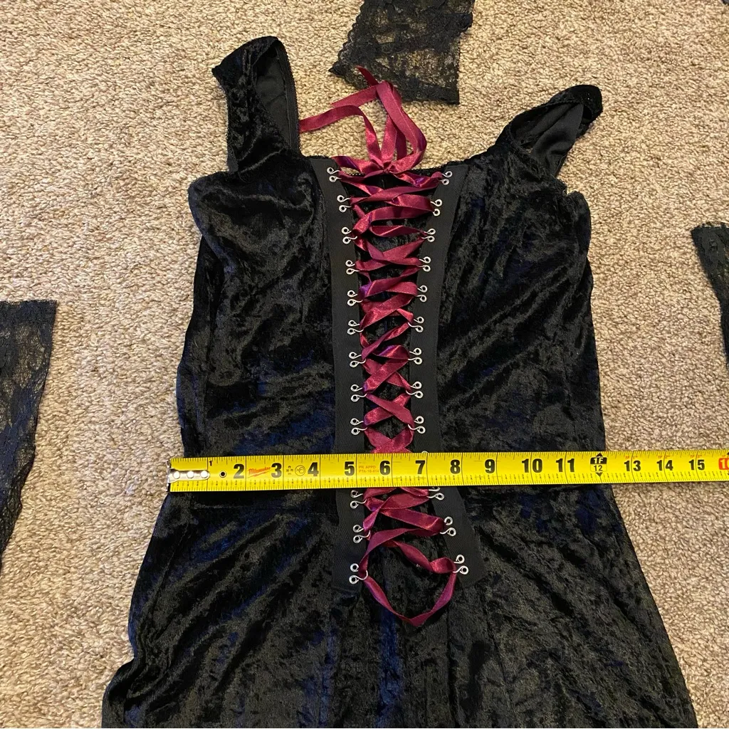 Vampire Halloween Costume Women’s Size M/L - Image 6