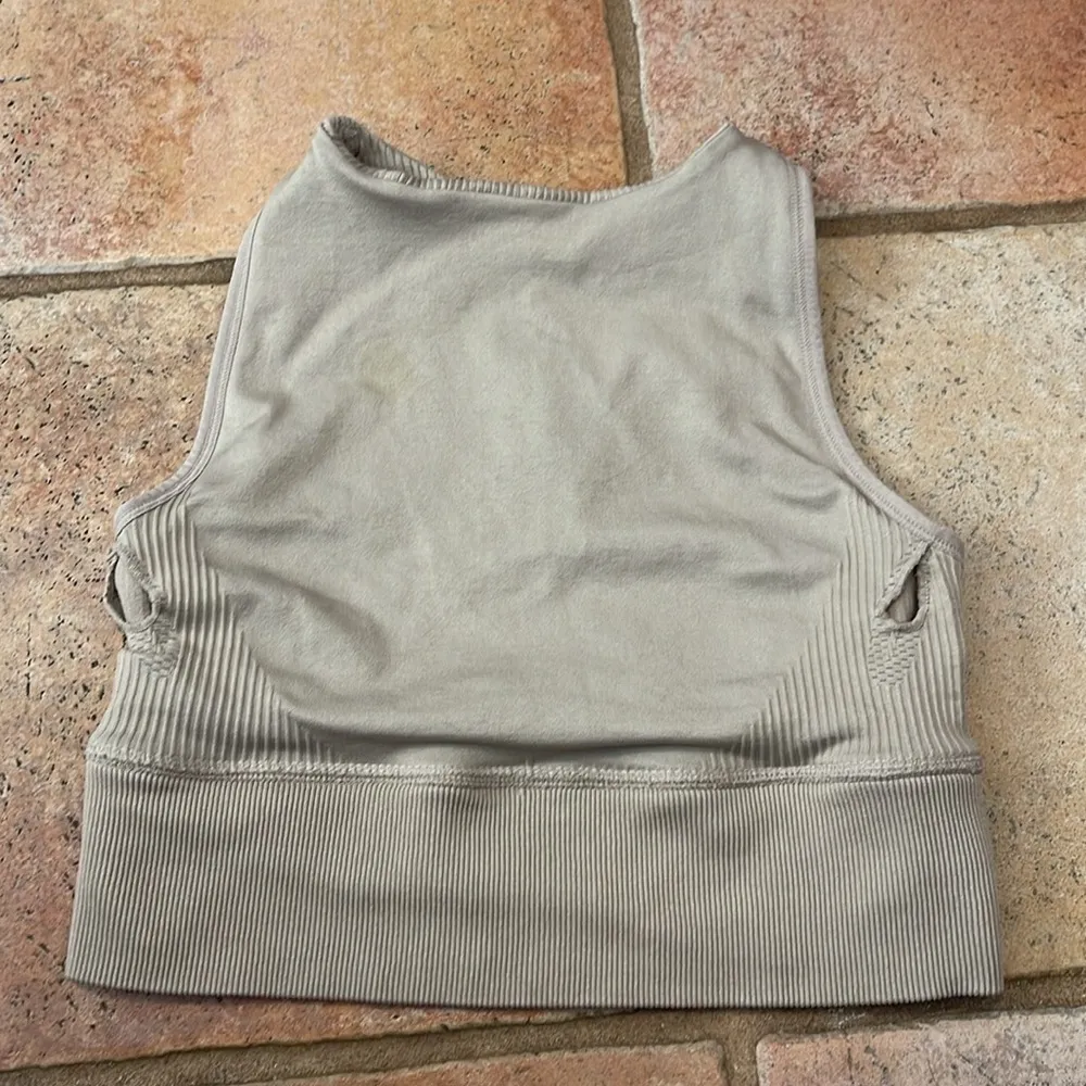 Betsy Johnson performance, athletic bra, size small - Image 4