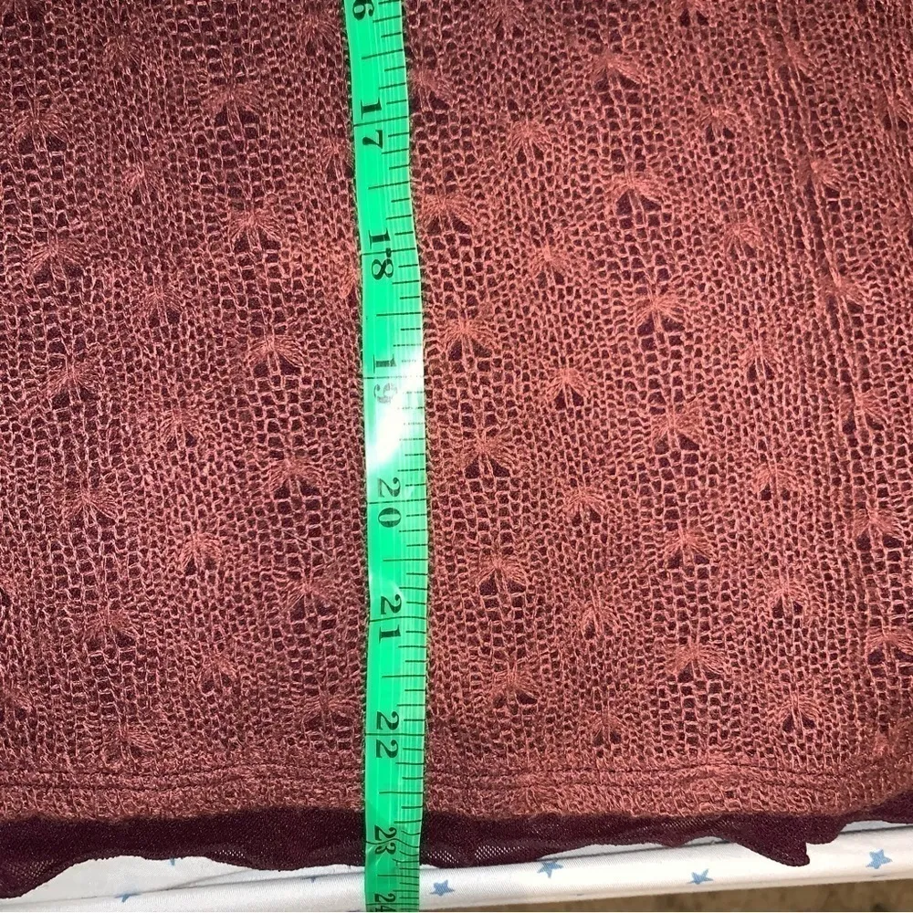 DKNY JEANS Rust Color V Neck Blouse size petite - Image 9