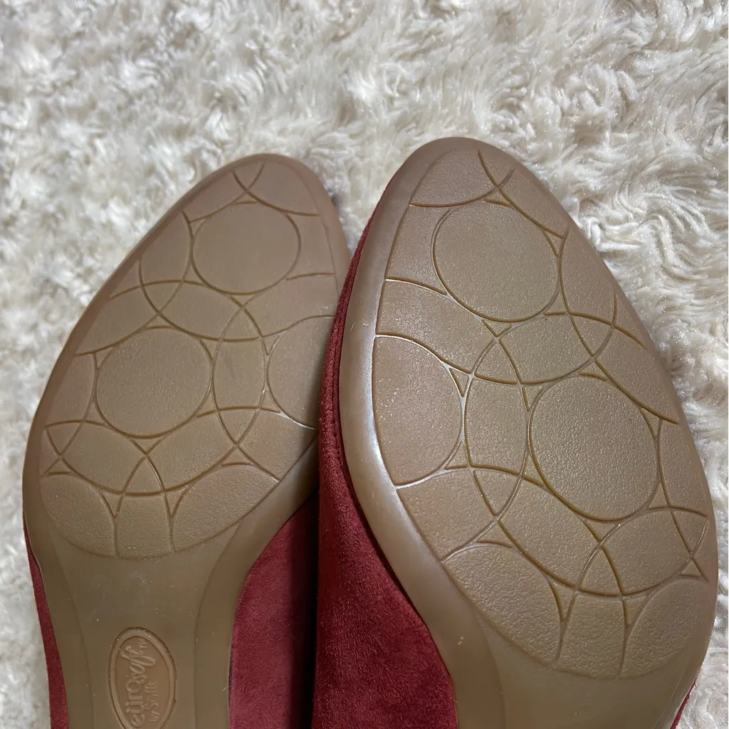Elegant Burgundy Suede Heels EüroSoft by Sofft Size 8 M Purple - Image 8