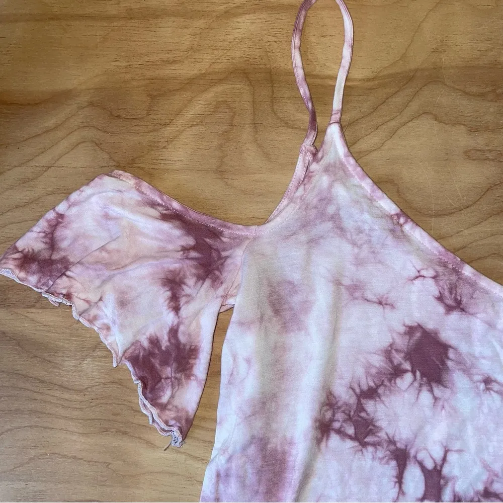 American Eagle Soft & Sexy Cold Shoulder Tie Dye Top - Image 5