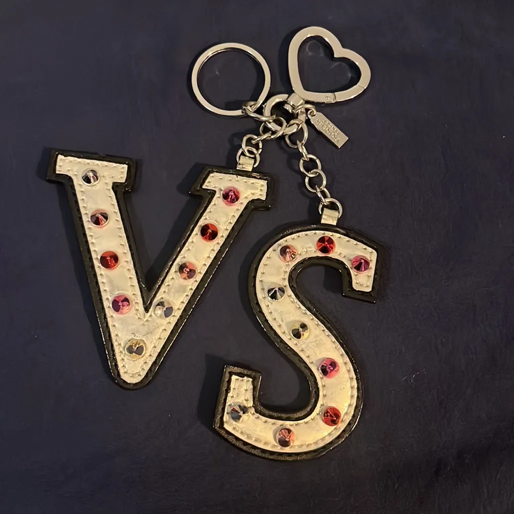 Victoria Secret key ring - Image 3