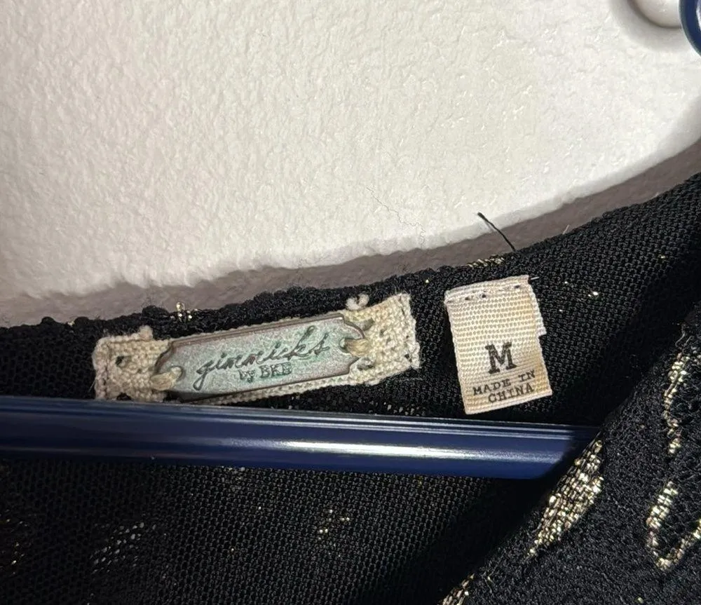 Gimmicks by BKE cutout detail metallized high low hem top size M - Image 8