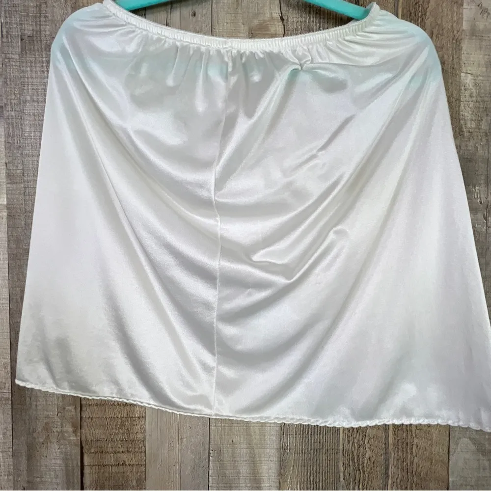 Pull On Slip Size Large with Elastic Stretch Waistband Cream/Off White C… - Image 3