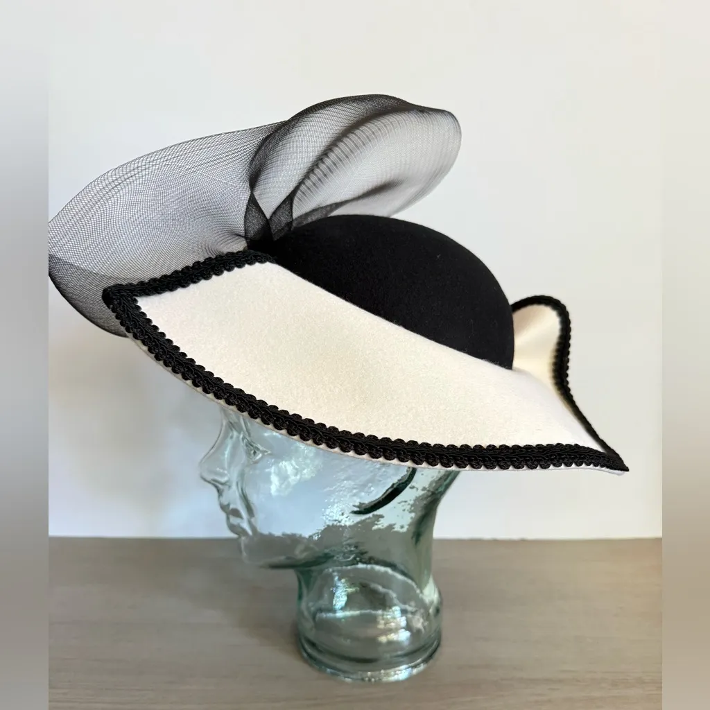 VTG 1950s Black White Wool Felt Sculptural Cocktail Hat Fascinator Derby Church - Image 4