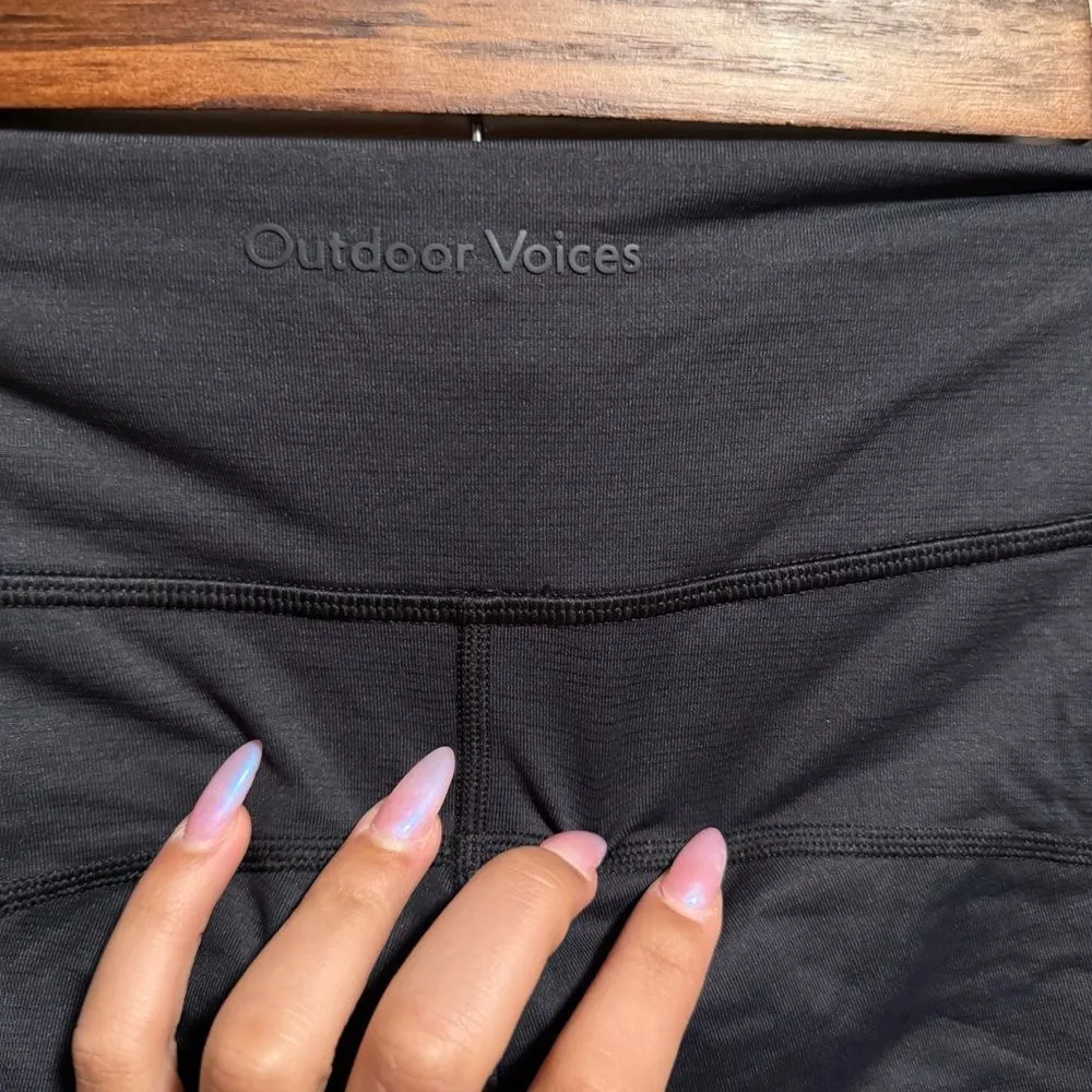 NWT Outdoor Voices Black Move Free 6" Short in Black- Size Small - Image 8