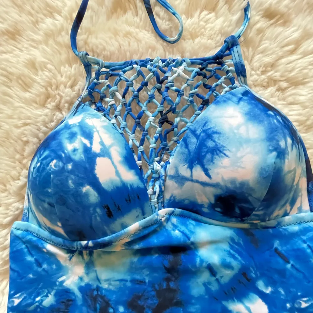 Cupshe One Piece Swimsuit Halter Neck Women’s size Medium‎ Blue Tie Dye Pattern - Image 2