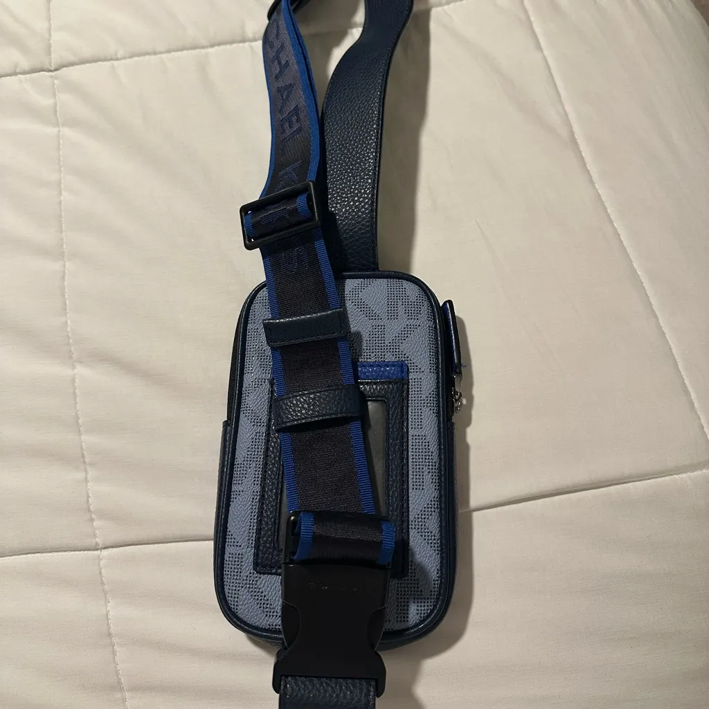 Michael Kors Navy and Light Gray Belt Bag - Image 2