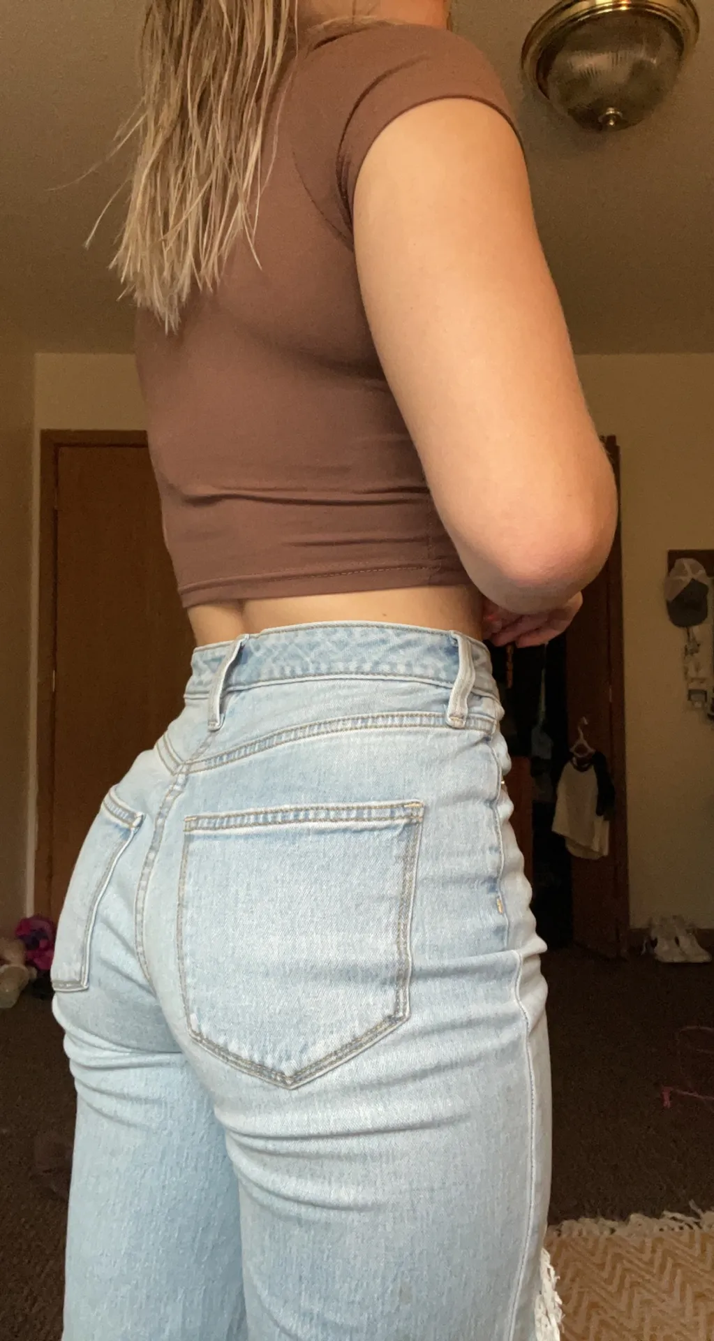 Universal Thread Straight Leg Jeans - Image 4