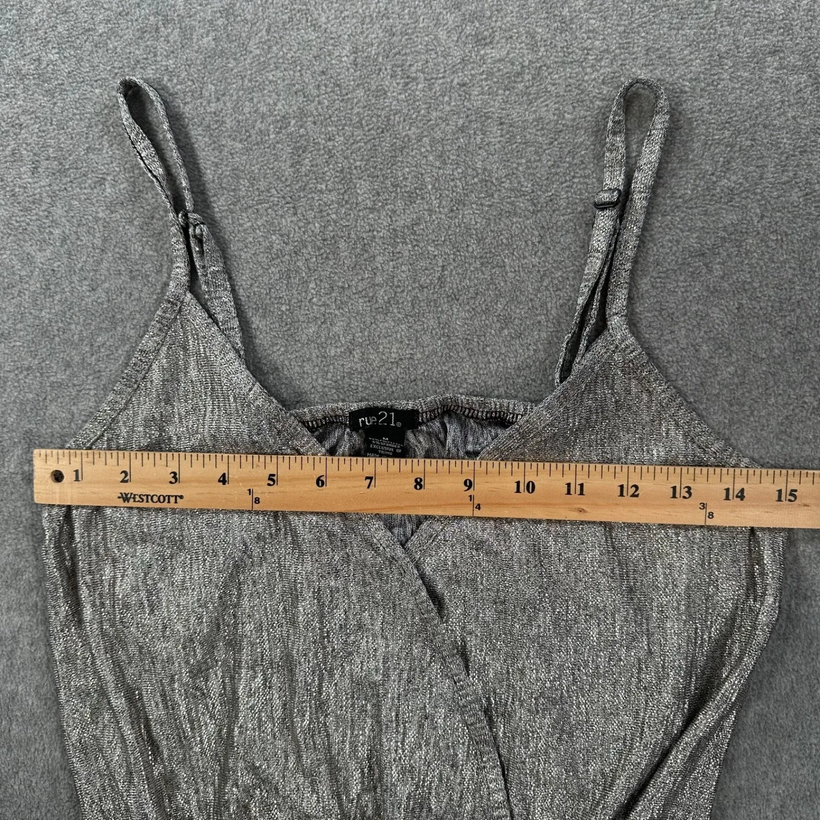 Rue 21 Silver Metallic Crop Top Size Medium V-neck Faux Wrap Spaghetti Strap Y2k - Image 4