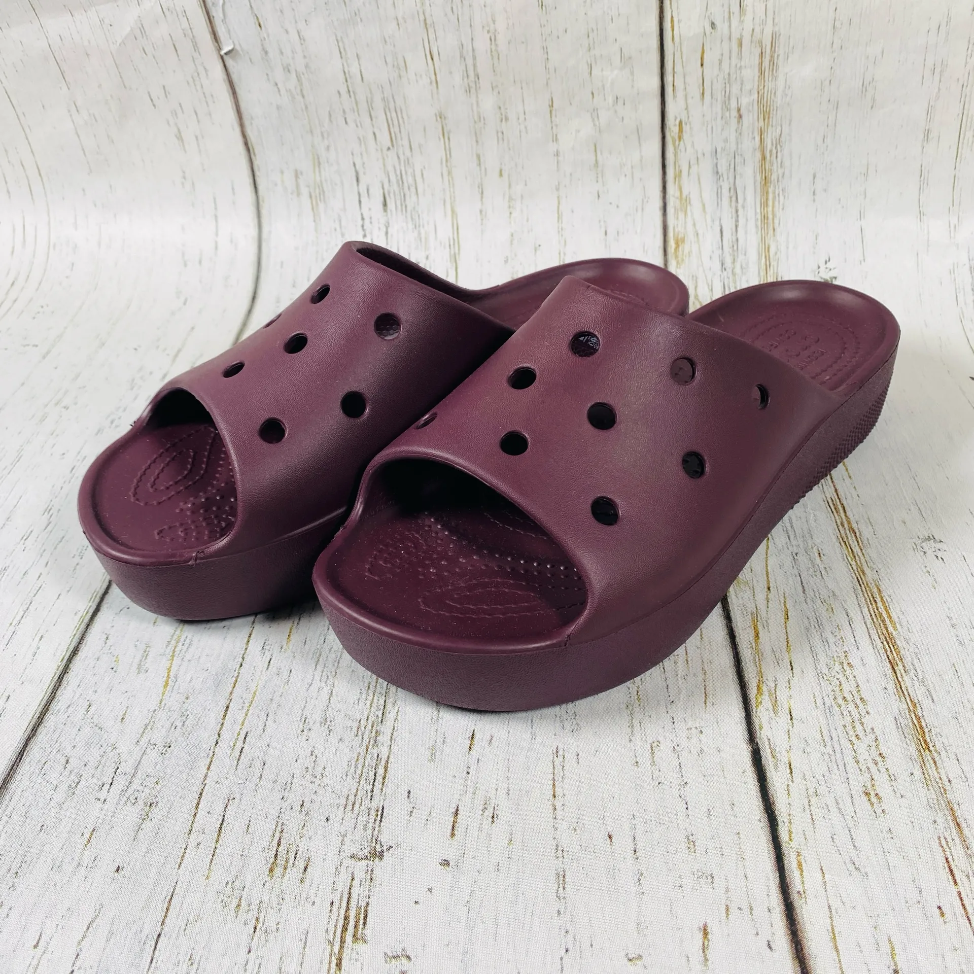 Crocs  Classic Platform Slides Dark Cherry - Image 2