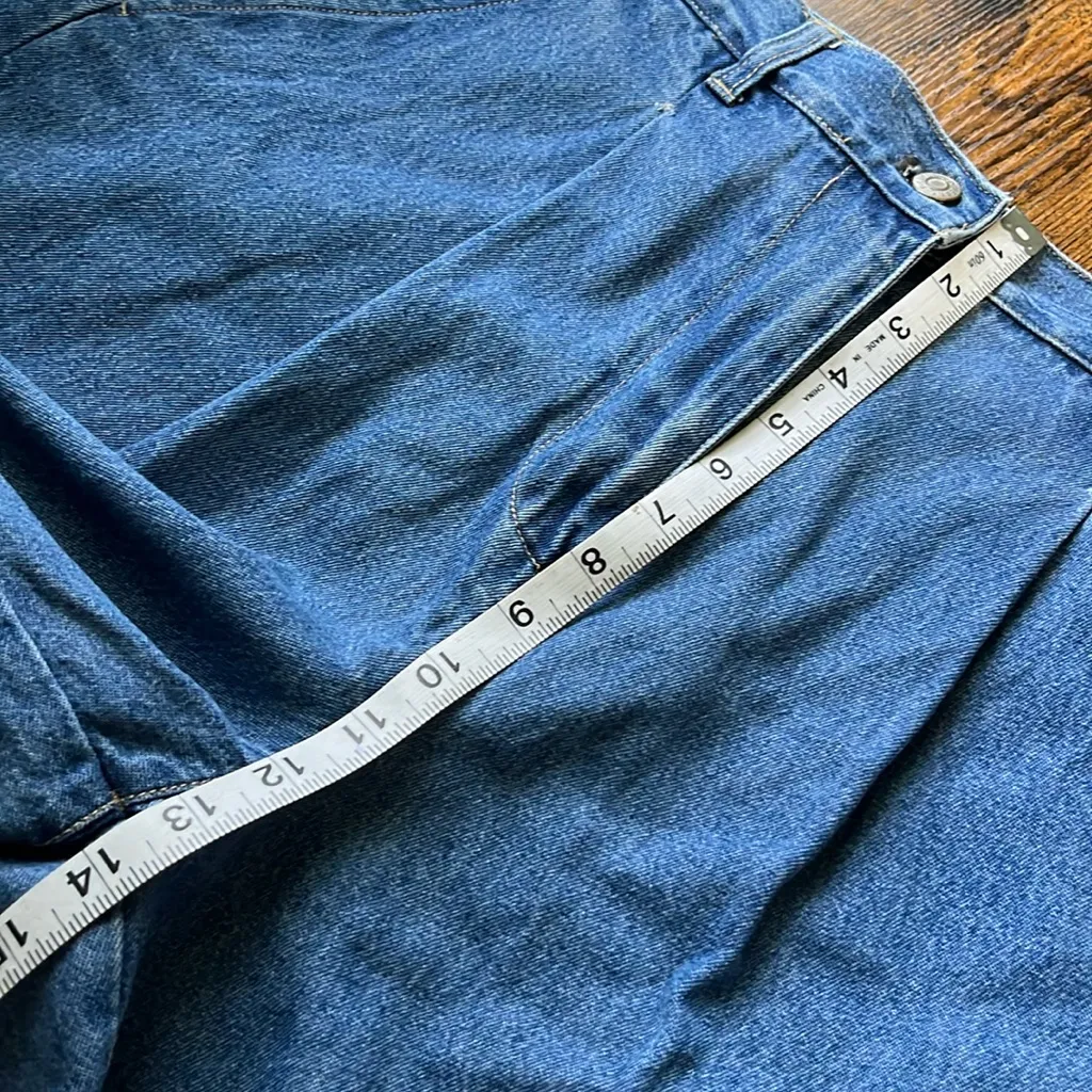 Vintage super high waisted 90s Bill Blass Mom Jeans Jean shorts • denim shorts Size 10 - Image 6