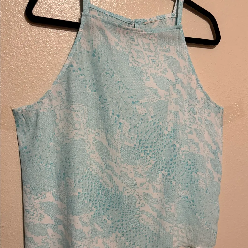 Pretty Light Blue Patterned Summer Tank Top | Shirt Size XL - Image 3
