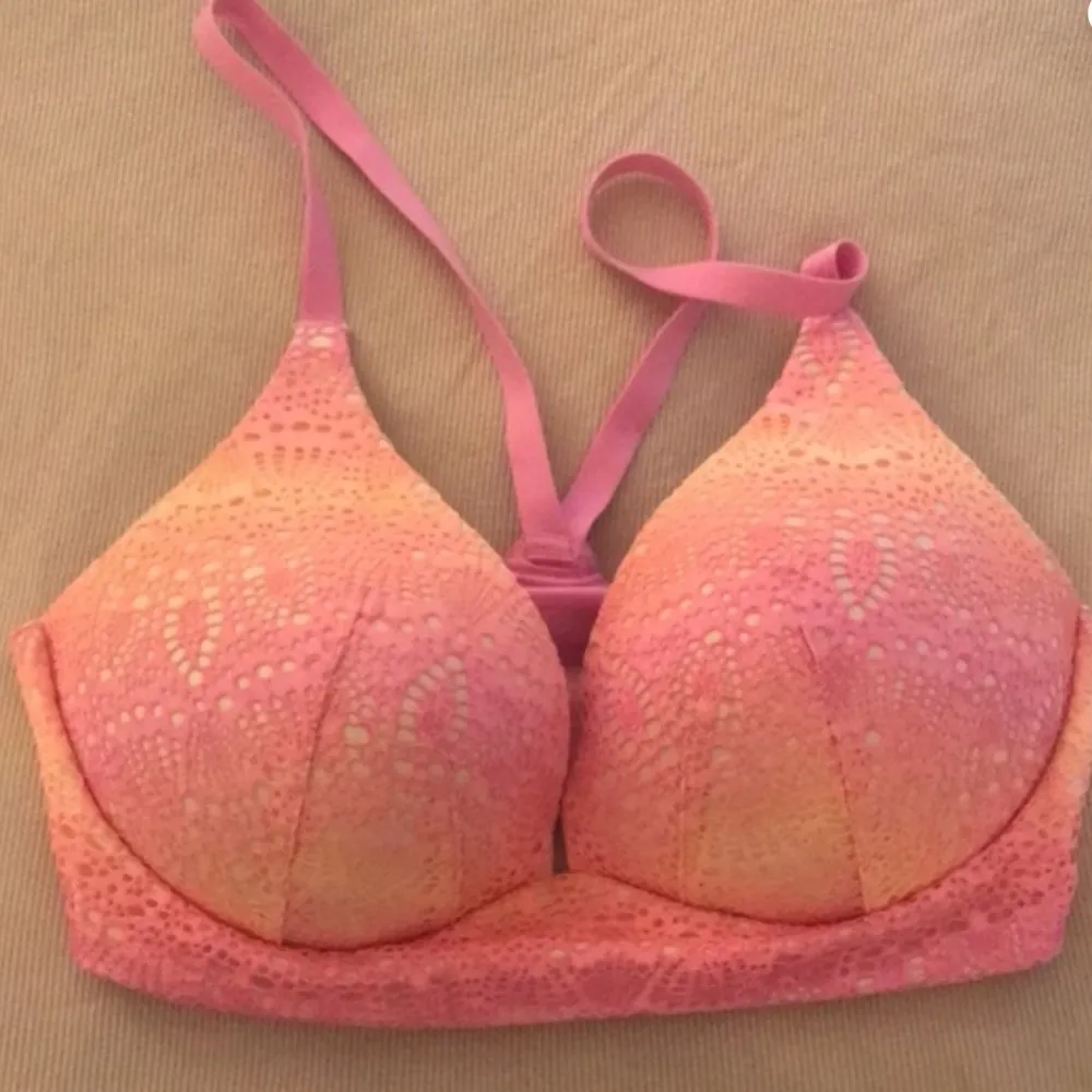 Body By Victoria Lightly Lined Plunge Lace Racerback Bralette, 32 DD, EUC - Image 2