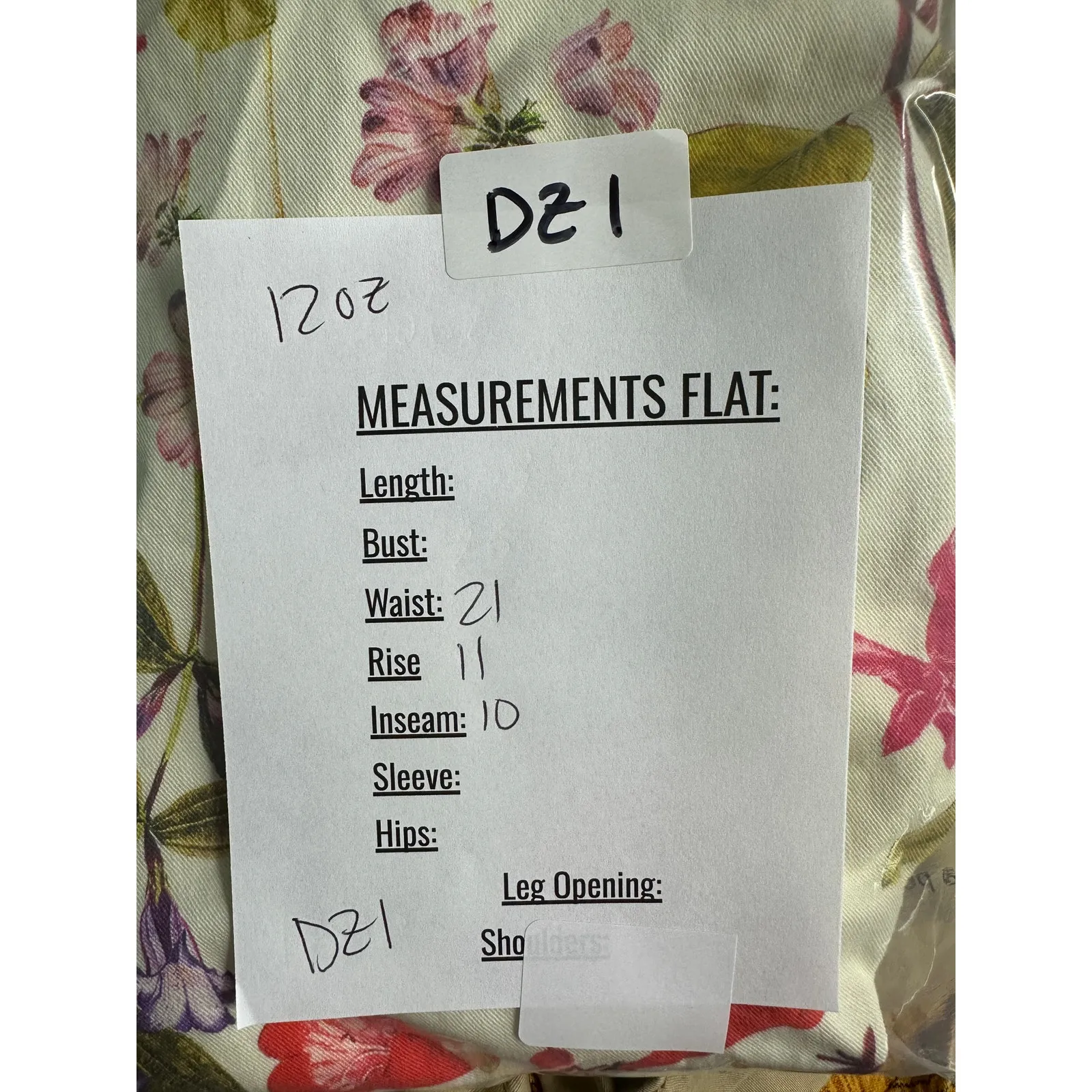 Lands End Womens Floral Cream Bermuda Shorts Size 18 Mid Rise Cotton Modest - Image 5