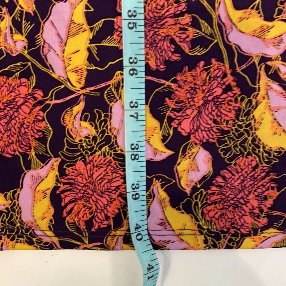 LuLaRoe Julia Floral Knee Length Knit Dress Mid Length Sleeves EUC Sz M Stretch - Image 10