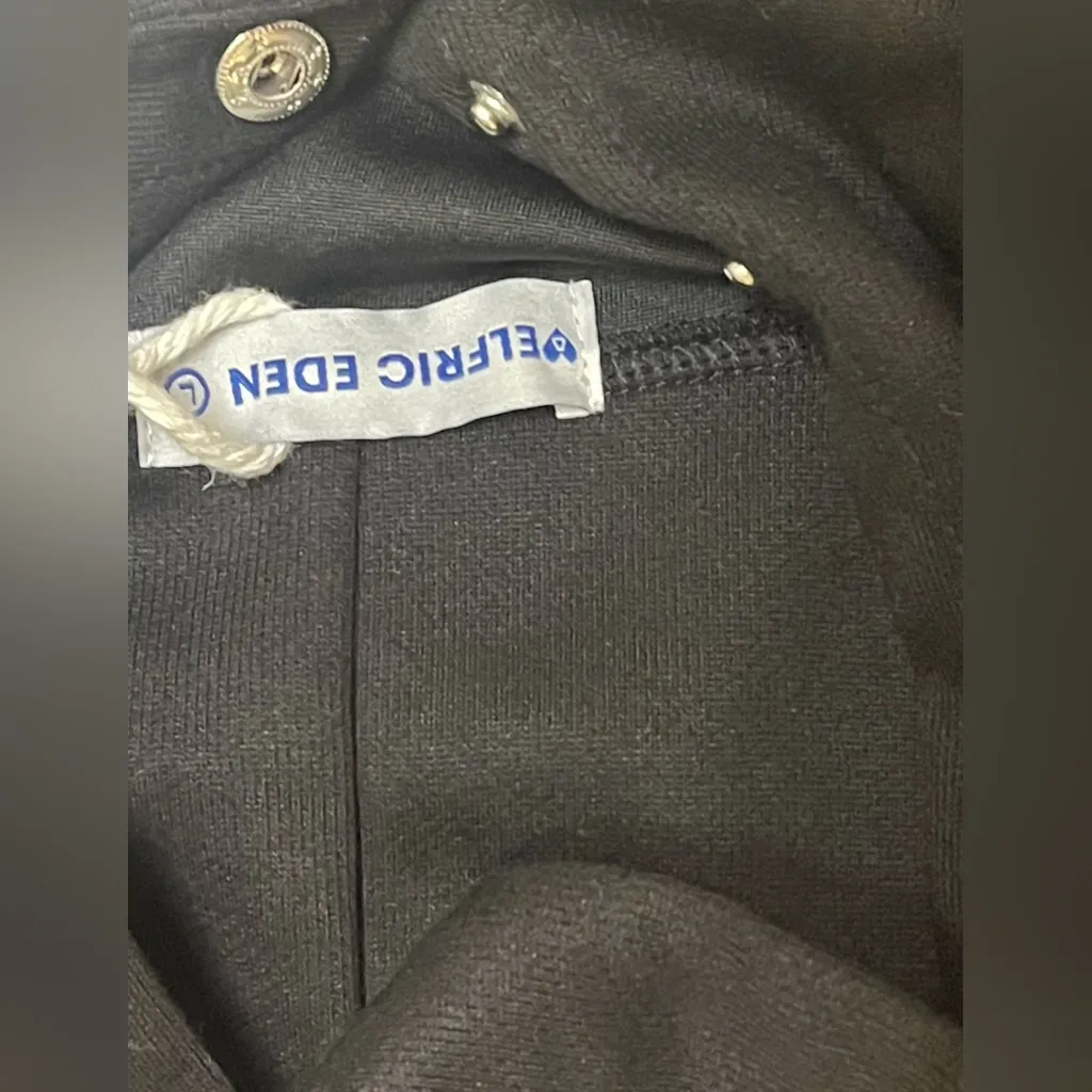 Elfric Eden
Oversized Black Spider Graphic Hoodie Size L - Image 13