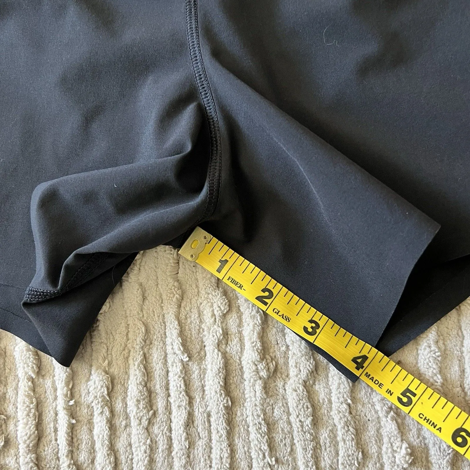 Lululemon Women’s Shorts Black Running Lined Speed Up Zip Pocket Sz 8 Very GUC - Image 4