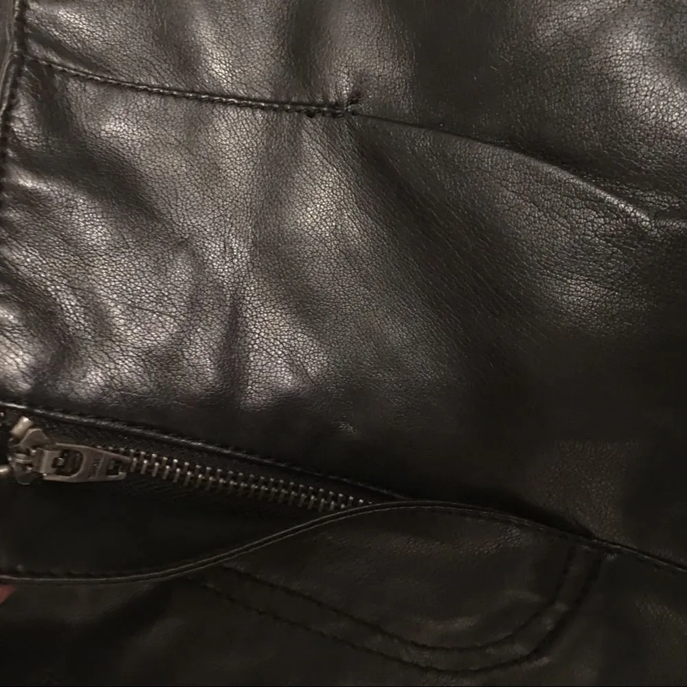 Vero Moda 4 pocket faux leather shorts! Super cute - Image 3