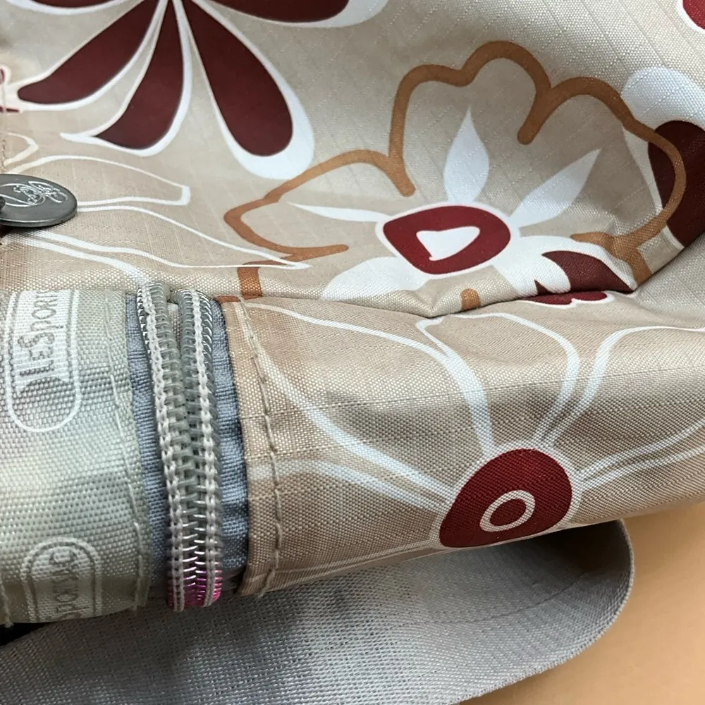 A Very Rare HTF LeSportsac X Tokidoki Floral Print Large Crossbody for sale - Image 9