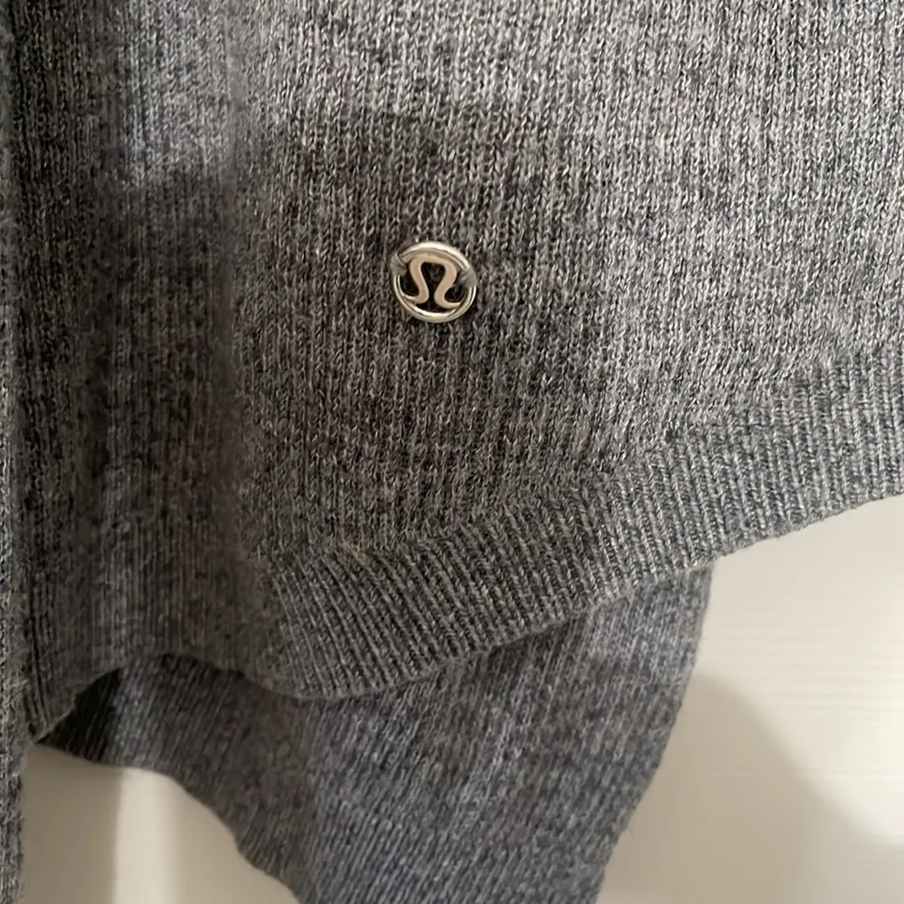 Lululemon Cabin Yogi Wrap Heathered Grey Slate Open Hooded Cardigan Small - Image 11