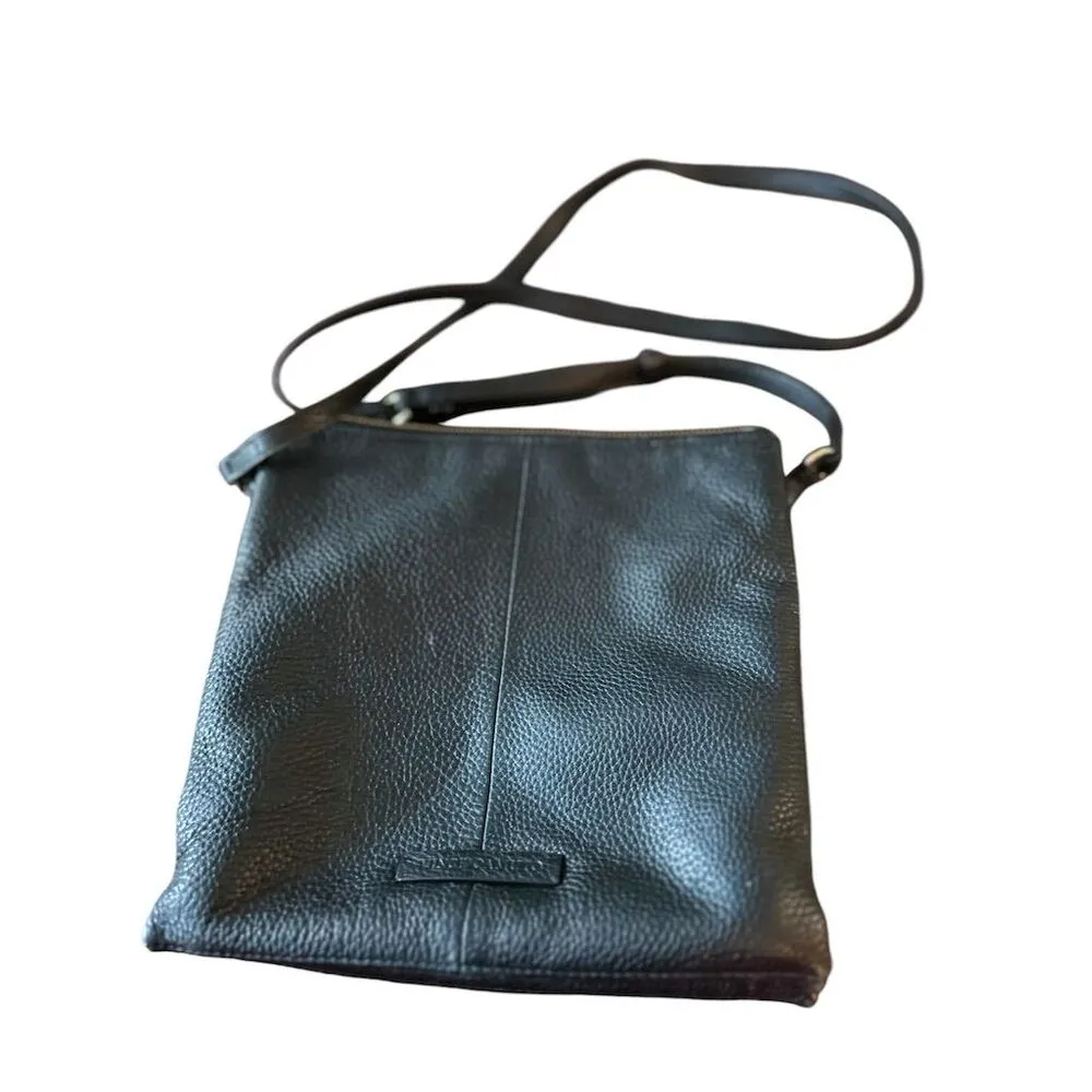 Vince Camuto Women's Black Leather Crossbody Bag Adjustable Strap magnetic snap - Image 3