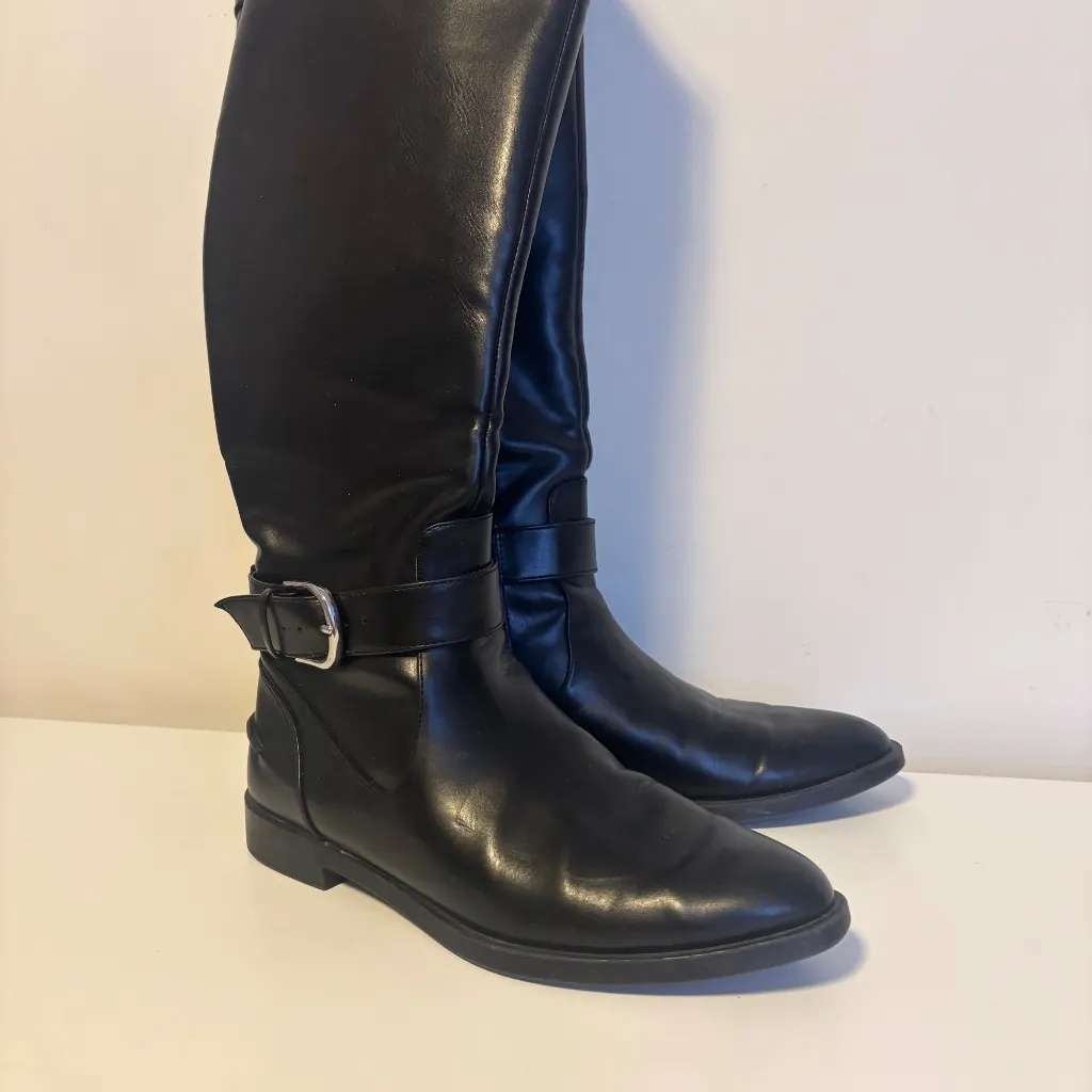 Zara Trafaluc Vegan Faux Leather Knee High Zip Up Buckle Riding Boots Black 5.5 - Image 2