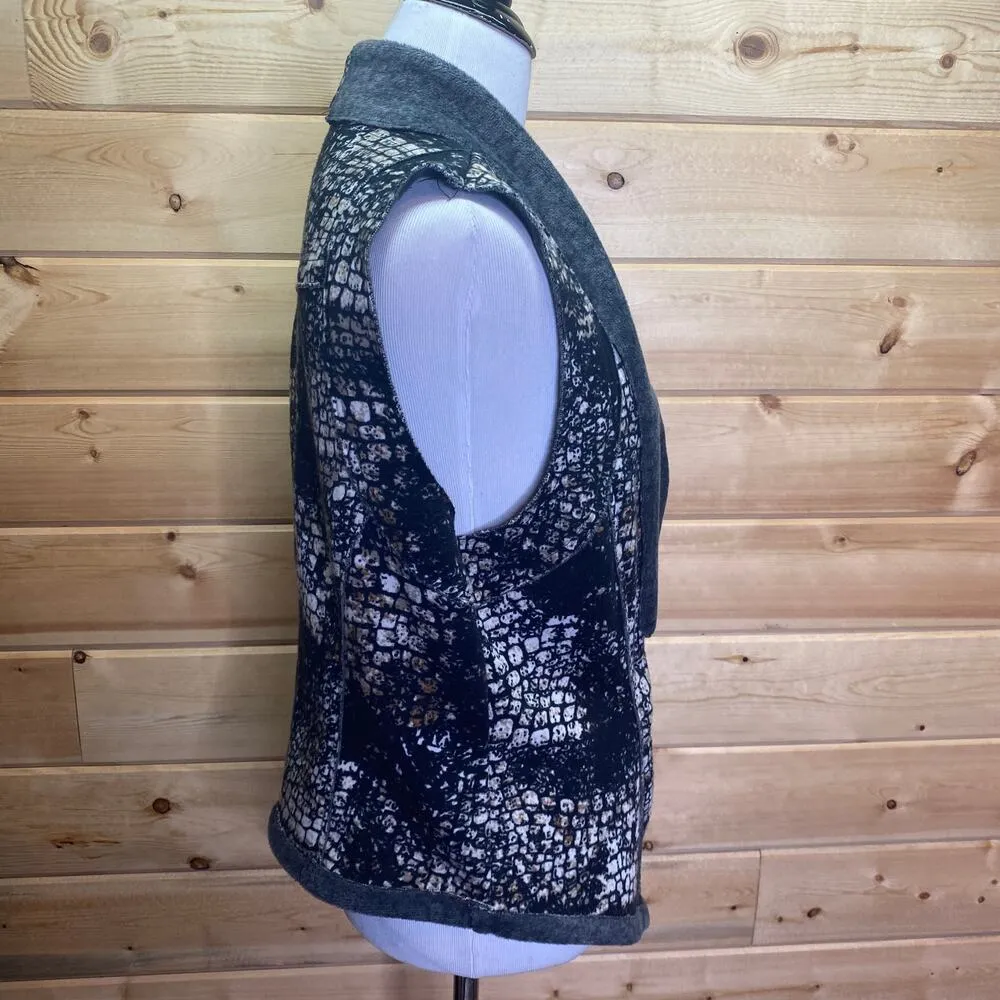 Ethyl Wrap Crocodile Print Fuzzy Soft Vest Size Small Black Size L - Image 6