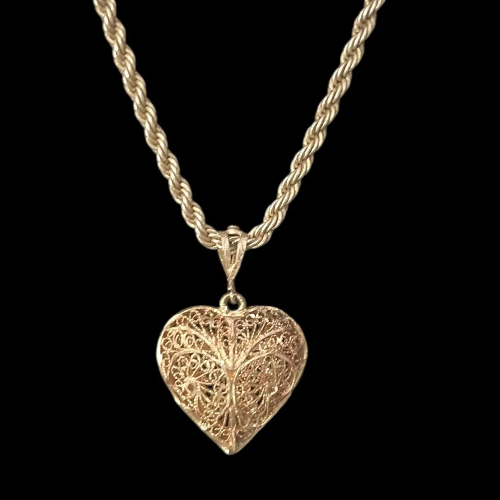 VTG Estate Silver Gold Tone Heart Shaped 3 Pc. Set Pendant Necklace Earrings - Image 2