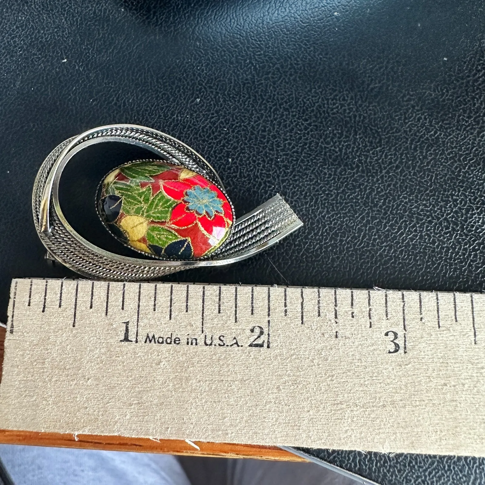 Vintage Japanese Lacquer Floral Cabochon Silver Tone Ribbon Brooch Pin - Image 5