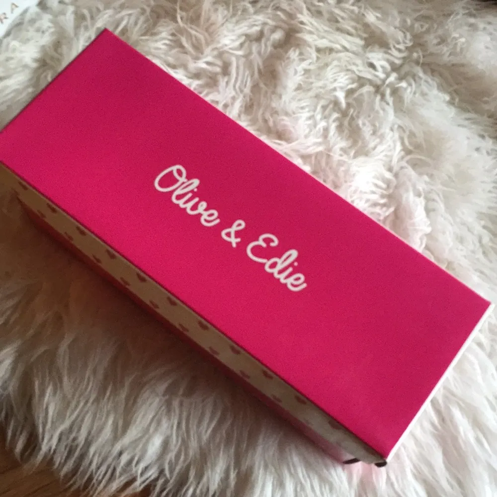 Olive & Eldie light up. woman 7 - Image 7