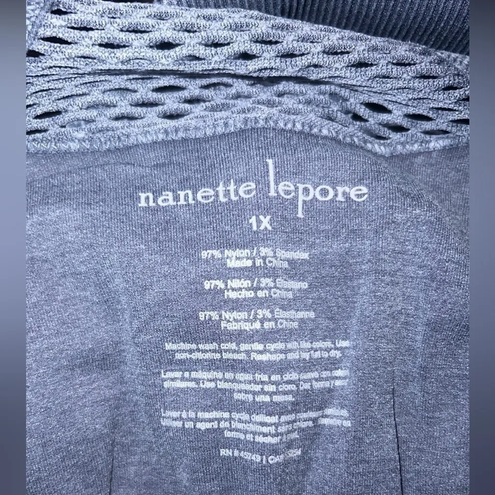 Nanette Lepore Gray Athleisure Sports Bra‎ Crochet Cutout Racerback Size 1X - Image 3