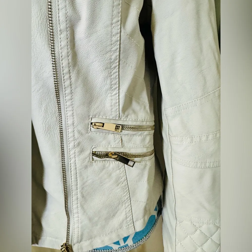 AKIRA Chicago Black Label   Women’s Full Zip , Size Large - Image 2