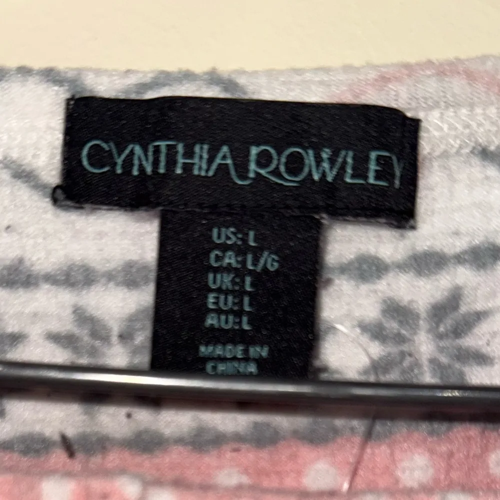 🎄Cynthia Rowley Pink and White Heart Pattern Pajama Set - Image 3