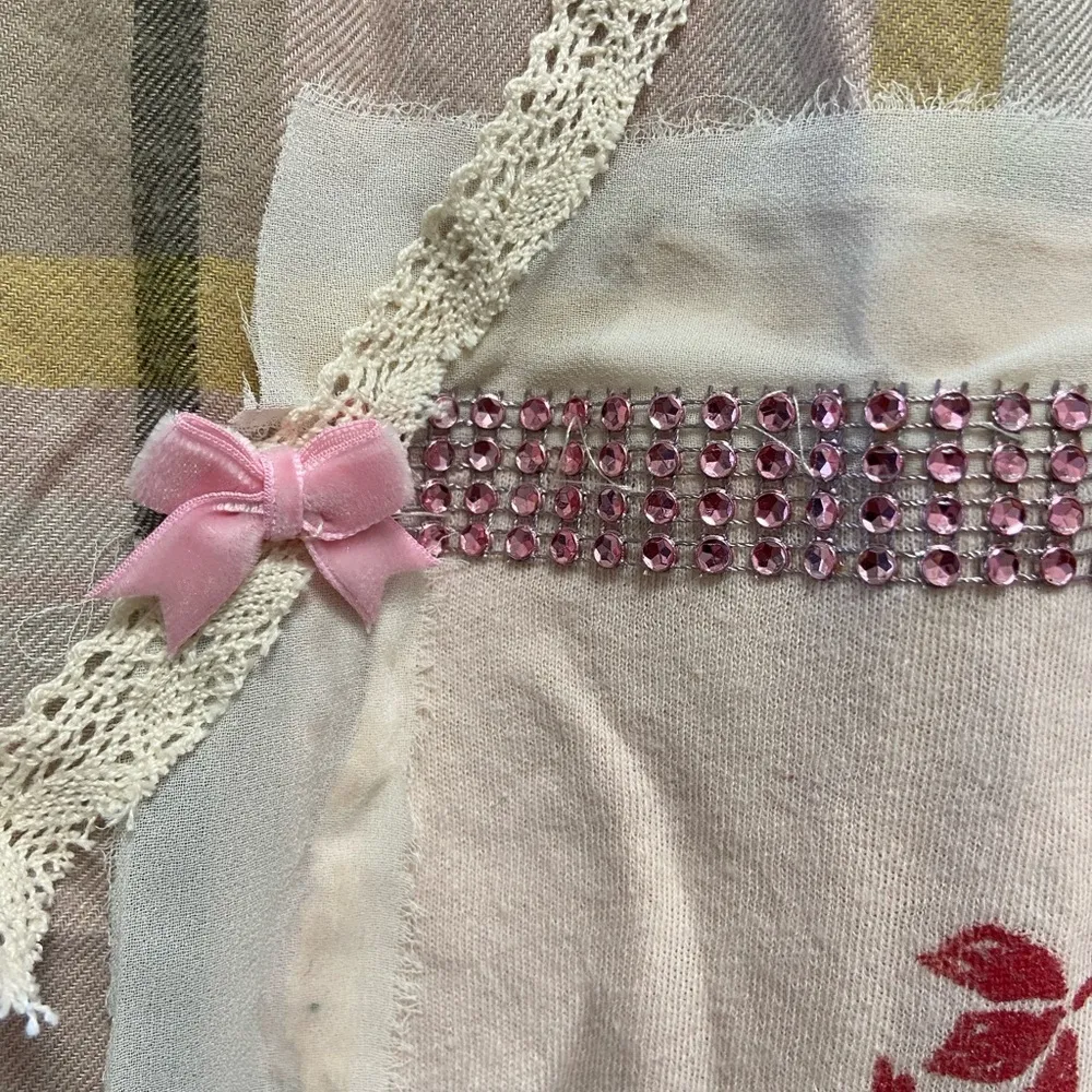 Pink Flannel Xtra Large w Guns N' Roses Graphic Tee on back with Crown Brooch Red Size XL - Image 6