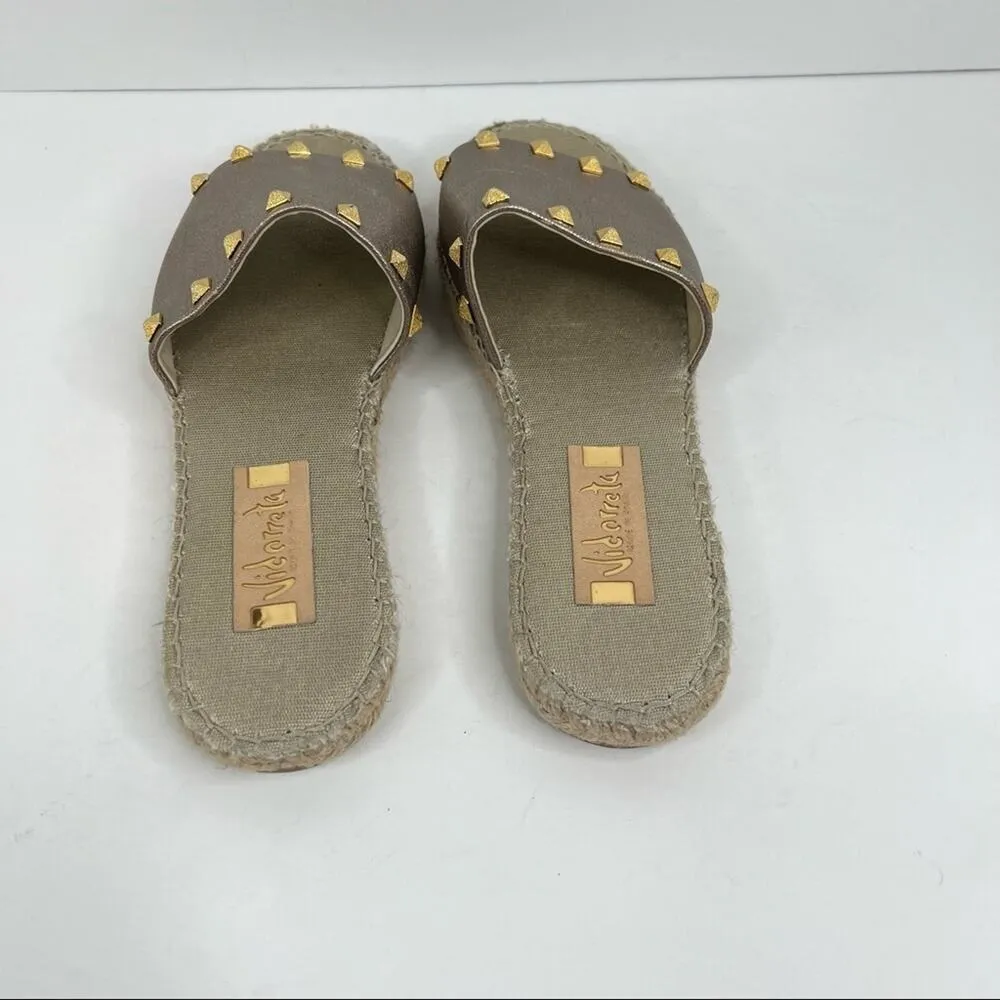 Vidorreta sandals 39 tan metallic leather slip on studded flat espadrille Size 9 - Image 3