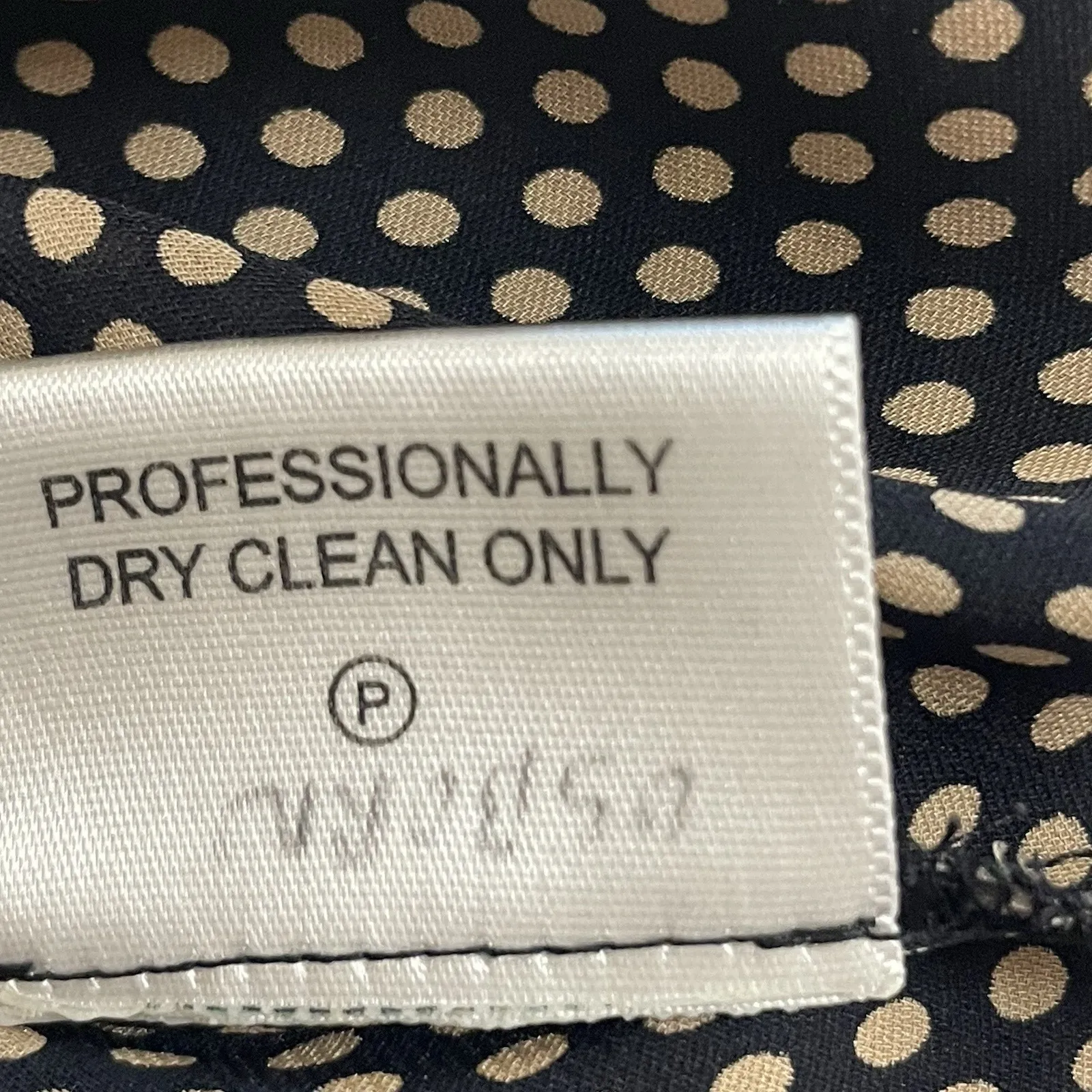 Tory Burch Womens 2 Blouse Sleeveless‎ 100% Silk Snap Button Black + Beige Dots - Image 6