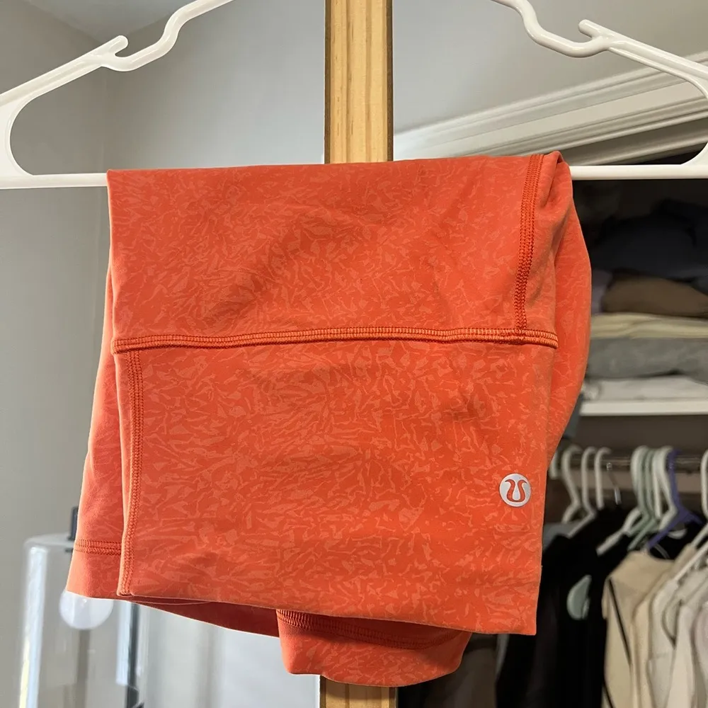 Lululemon Wunder Train High Rise Short 8" - size 6 - Image 3