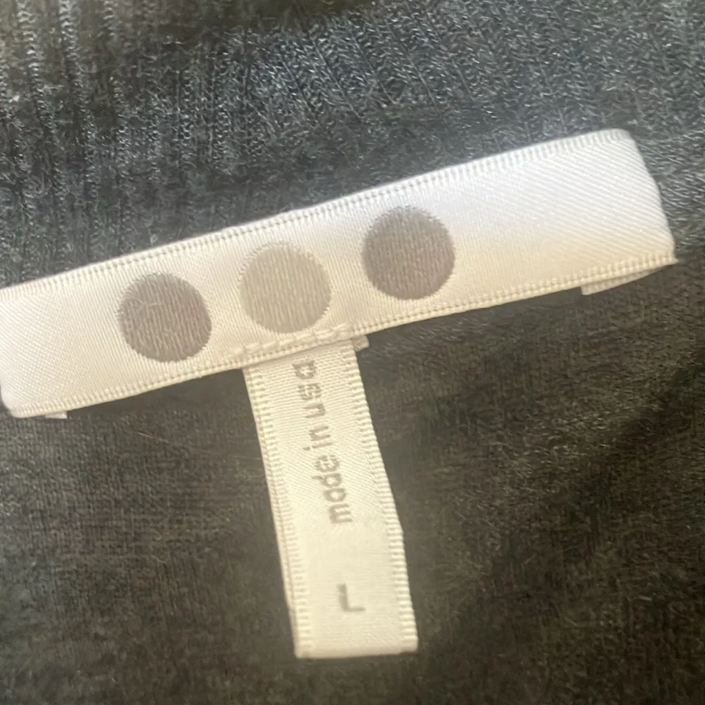 Three Dots  black cold shoulder Top large - Image 3