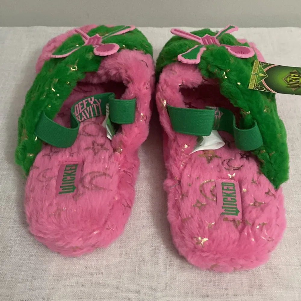 WICKED New! Women’s pink/green plush platform slippers size 9 - Image 7