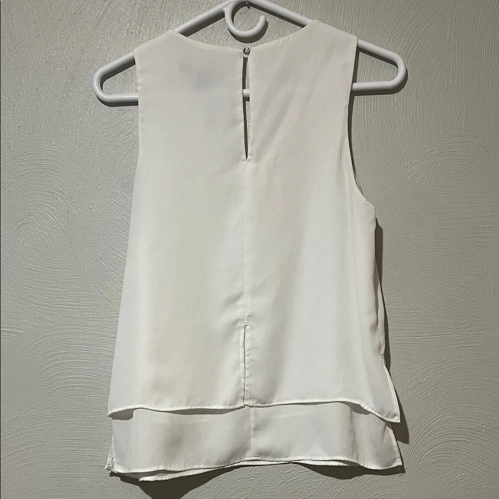 Banana Republic White Sleeveless Blouse - Image 3