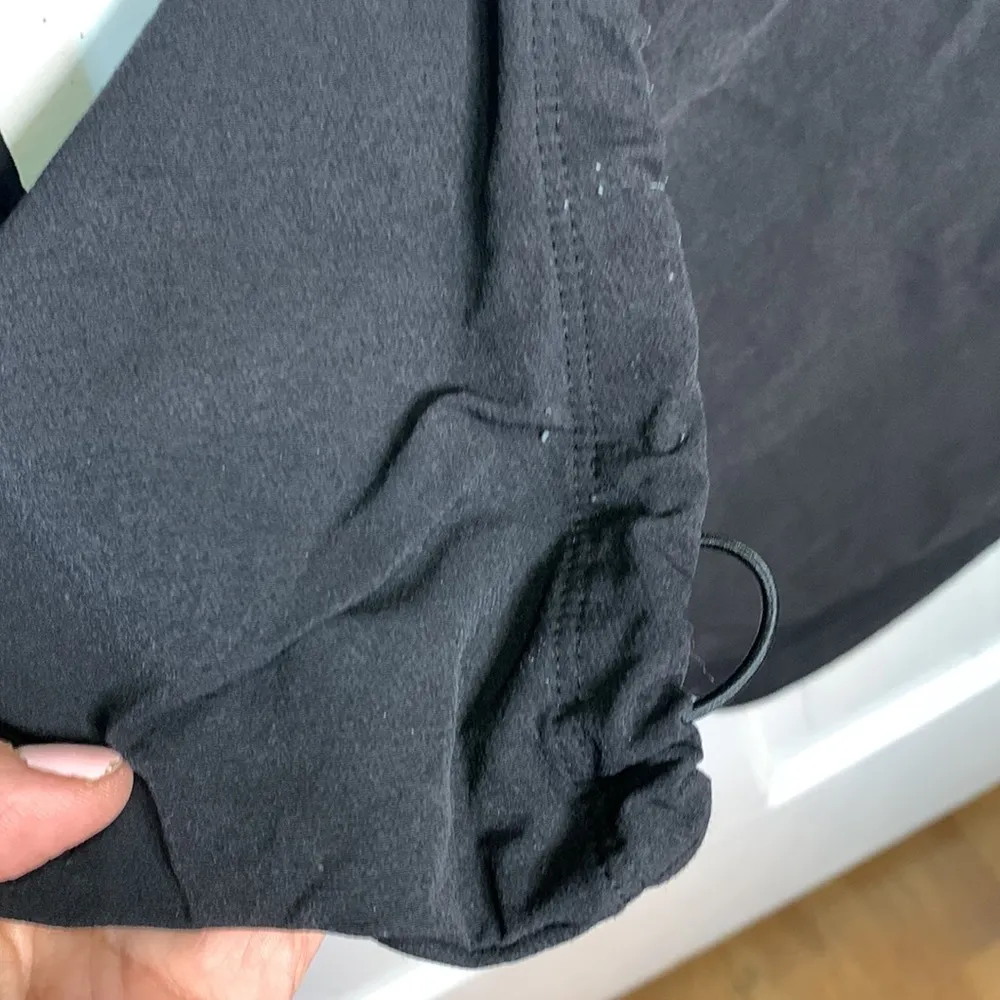 Athleta Black Wander Straight Active Hiking Outdoor Pant W-432 Size 8 - Image 5