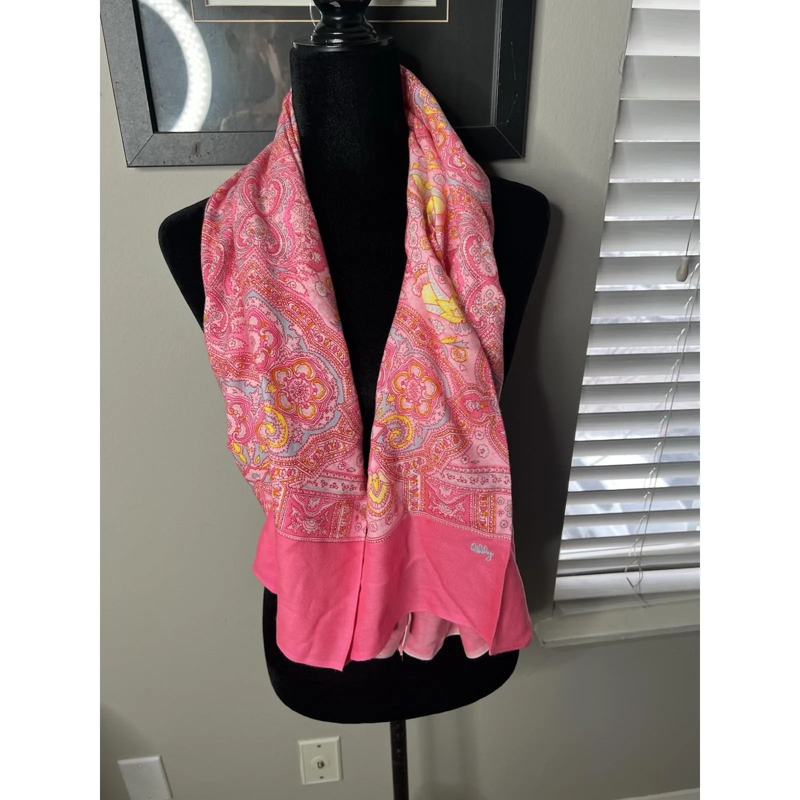 OILILY Rectangular Pink Paisley Pattern Scarf New Condition Vintage - Image 4