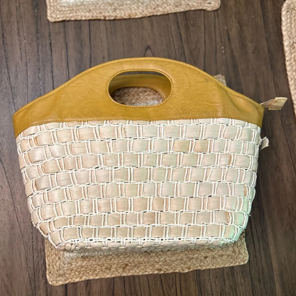 Women’s Two - Image 2