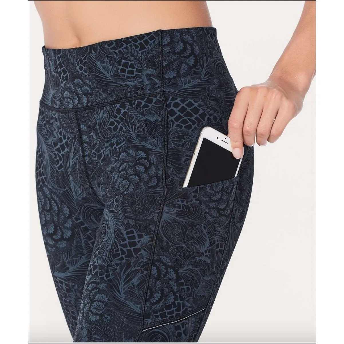 Lululemon Speed Up Crop 21 Nouveau Mach Blue Black Floral Leggings Size 2 XS - Image 5